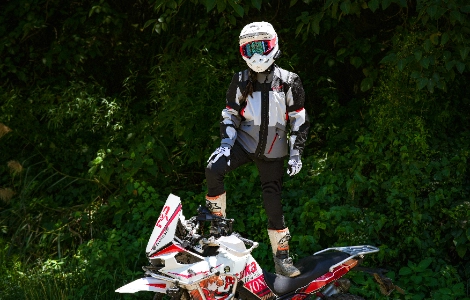 Why Motorcycle Intercom Performance Matters More Than Bluetooth Specs