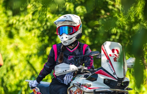 Why Motorcycle Intercom Dealers Should Stock More Than One Model?
